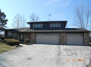 35 Huntley Ct, Crete, IL 60417