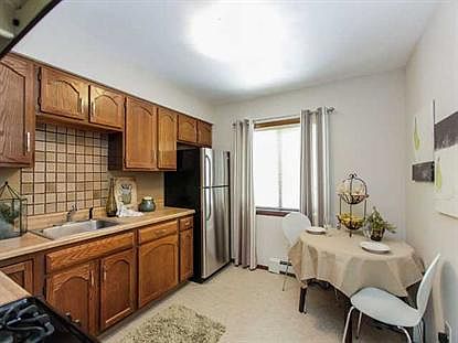4th image of 35 Butler Dr