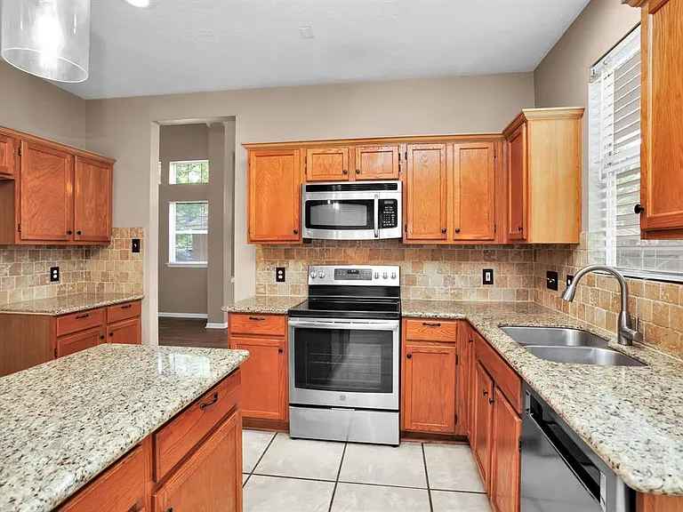 111 S Winterport Cir — Photo 5