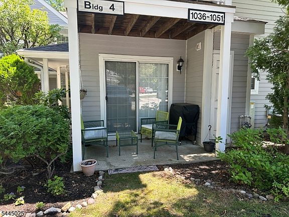 4th image of 1047 Cambridge Court BLDG 4 #1047