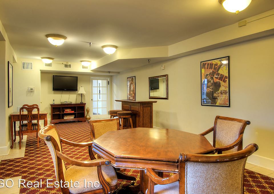 1st image of 212 W Franklin St APT 207