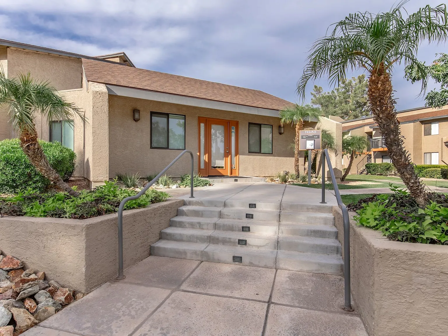 Tesoro Apartments — Photo 4