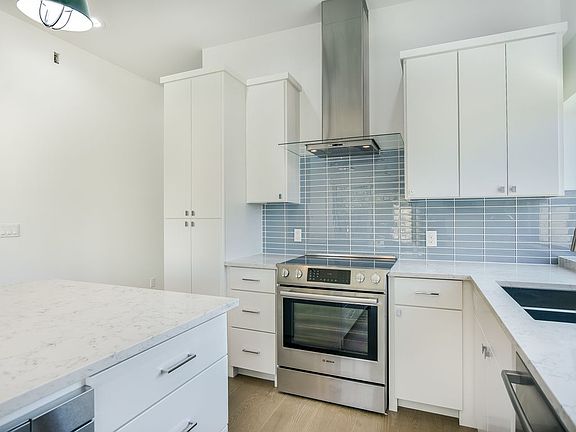 4th image of 815 W Mary St #B