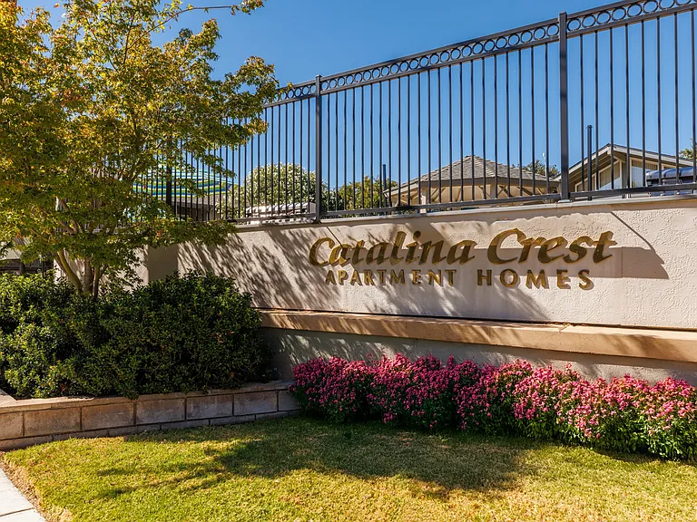 Catalina Crest Apartments — Photo 14