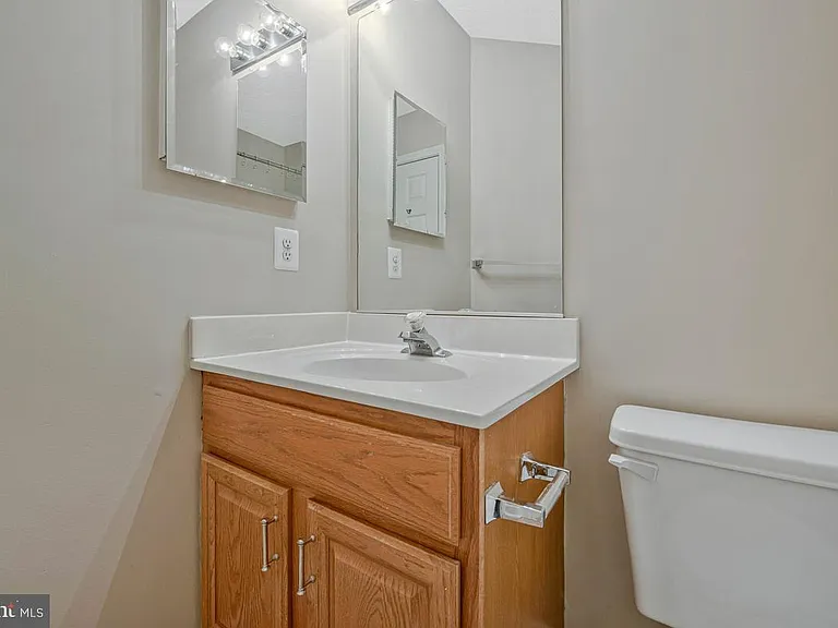 8335 Wades Way — Photo 31