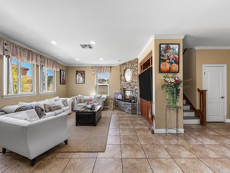 44256 Dahlia St — Photo 52