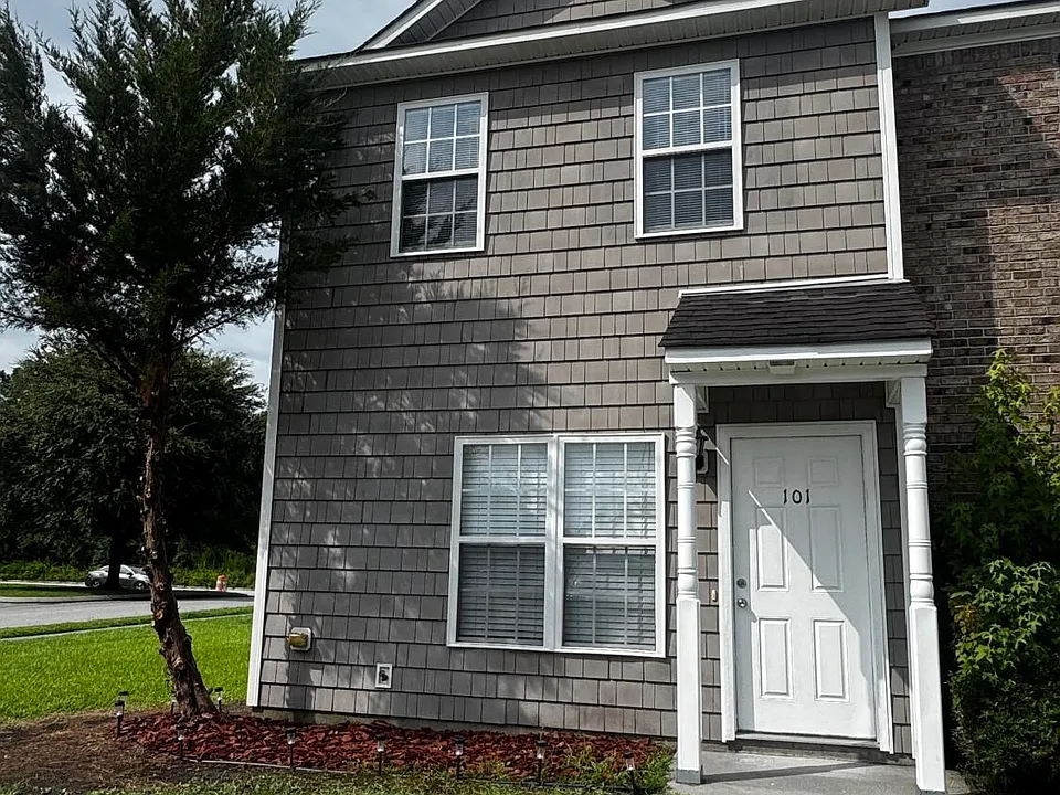 101 Bridgewood Dr