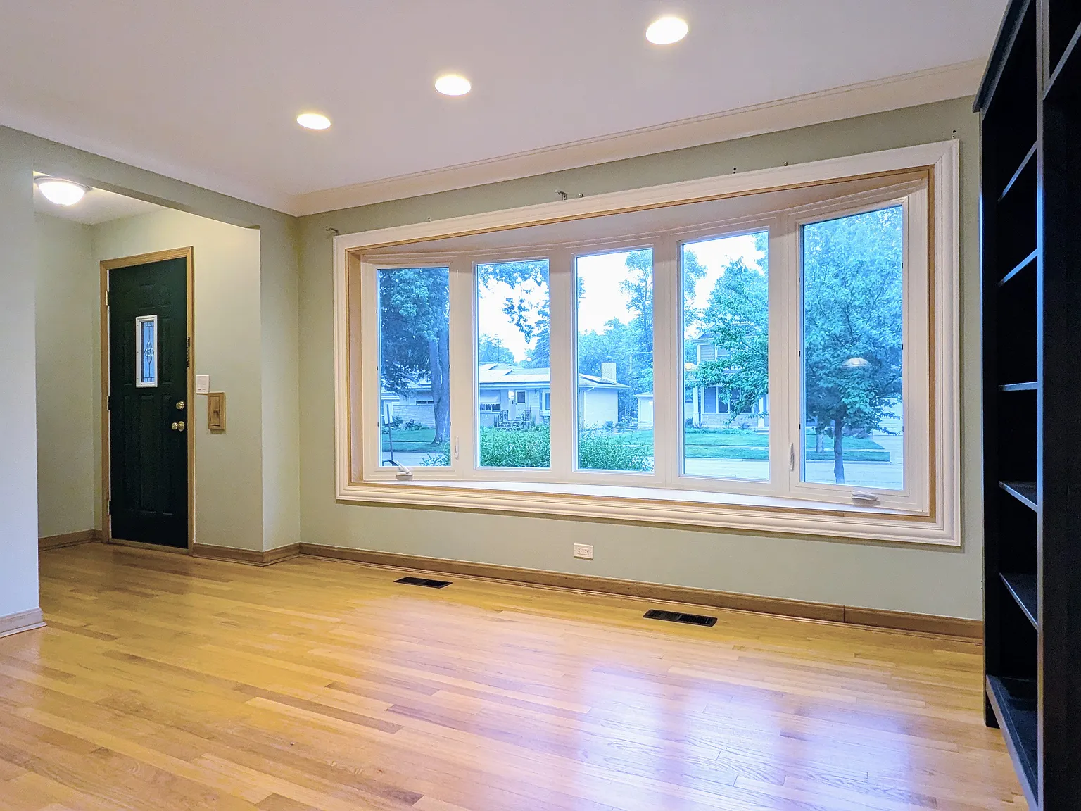 3 bed, 1.5 bath, 1341 sqft, $3,300 — Photo 4