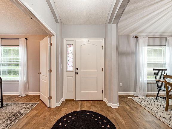 3rd image of 12612 Caron Dr