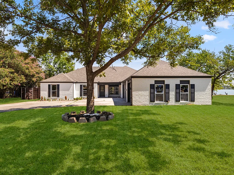 5000 Edgewater Dr