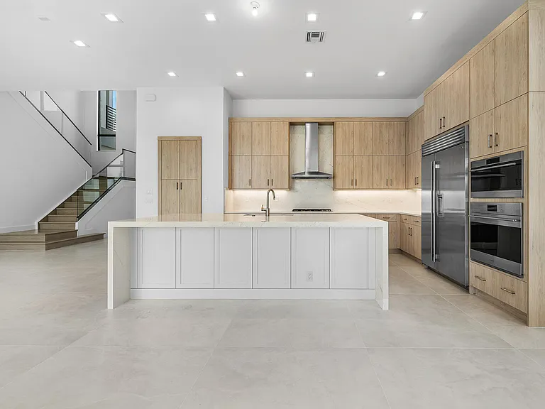 9516 Riverside Park Dr — Photo 10