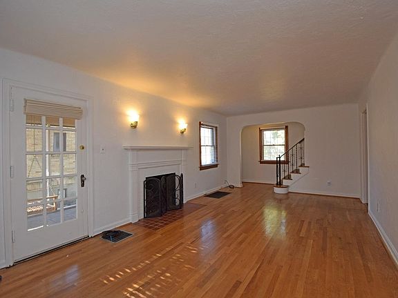 4th image of 1528 Robinwood Ave