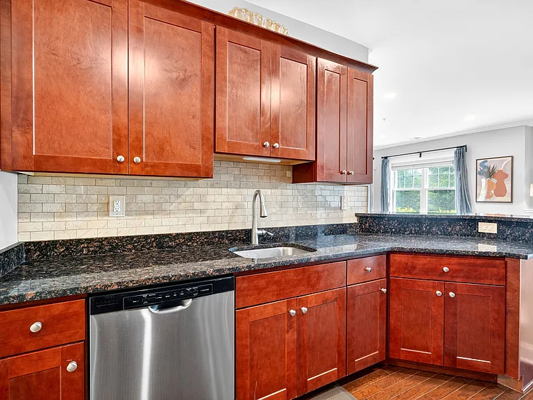 58 Elston Ct — Photo 33