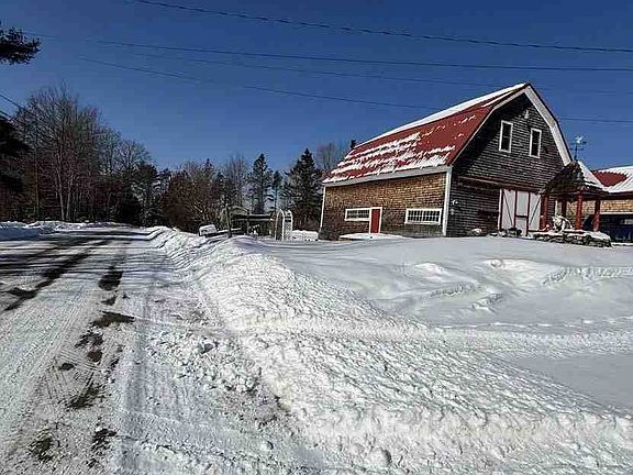 3rd image of 16 Hubbard Rd