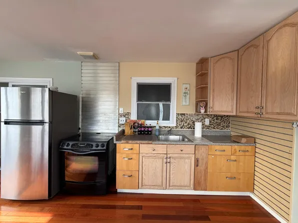 (undisclosed Address), Copiague, NY 11726