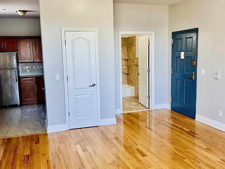 466 S Broadway #1H — Photo 1