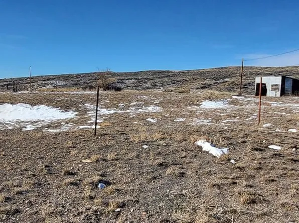 2112 3rd St, Hanna, WY 82327