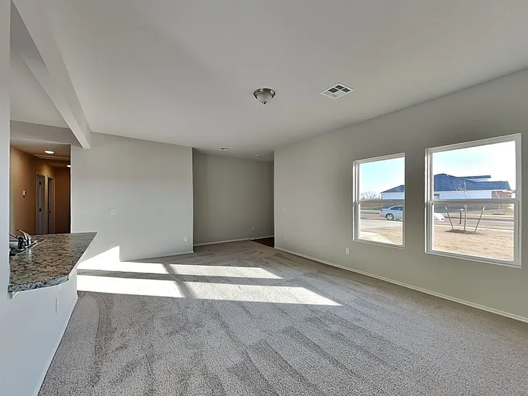 1029 E Stetson Ln — Photo 2