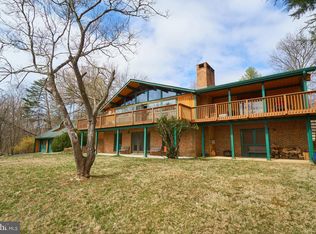 14045 Hume Rd, Hume, VA 22639