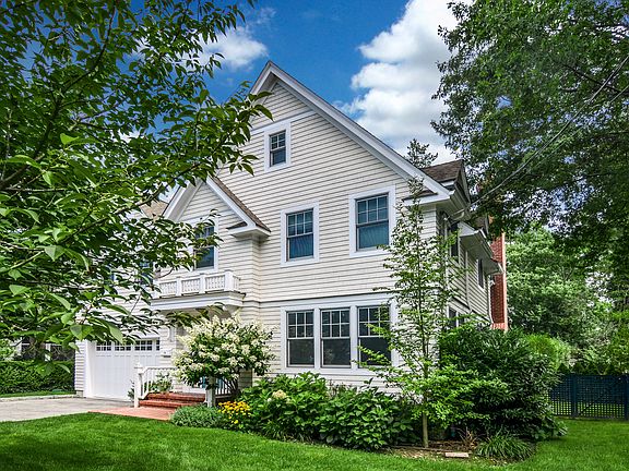 3rd image of 12 Colonial Ave