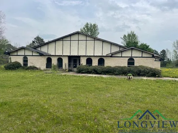 373 County Road 3115, Daingerfield, TX 75638