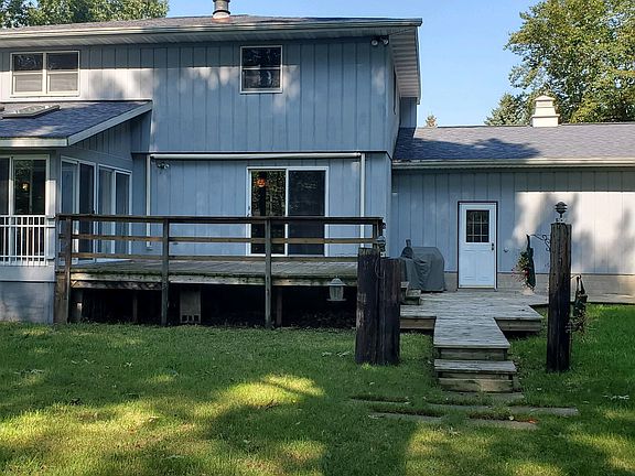 3rd image of 805 Petrie Ave