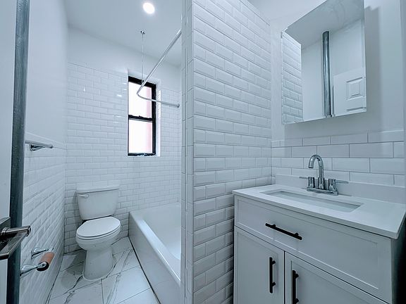 4th image of 334 Montgomery St APT C2