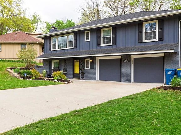 3rd image of 1461 Spruce Ave