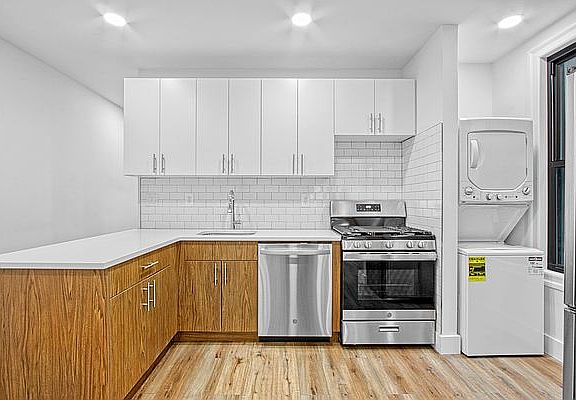 4th image of 323 Midwood St #A