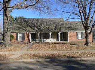 9849 Riggs St, Overland Park, KS 66212