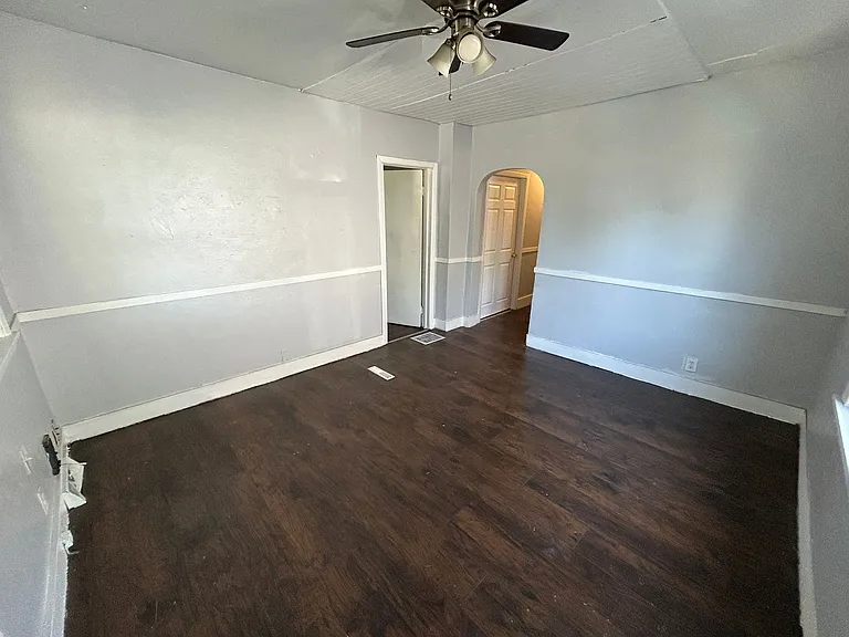 640 W 13th St — Photo 59