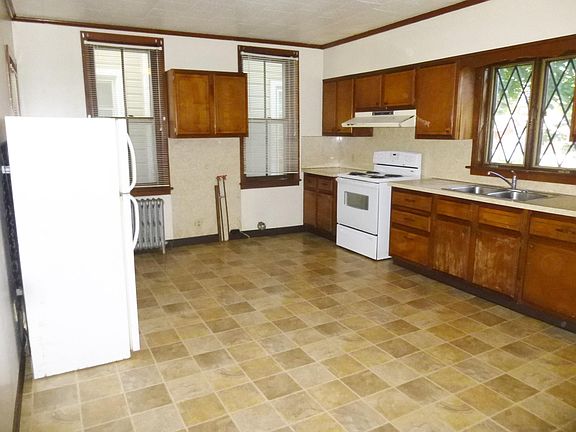 Eat in Kitchen
