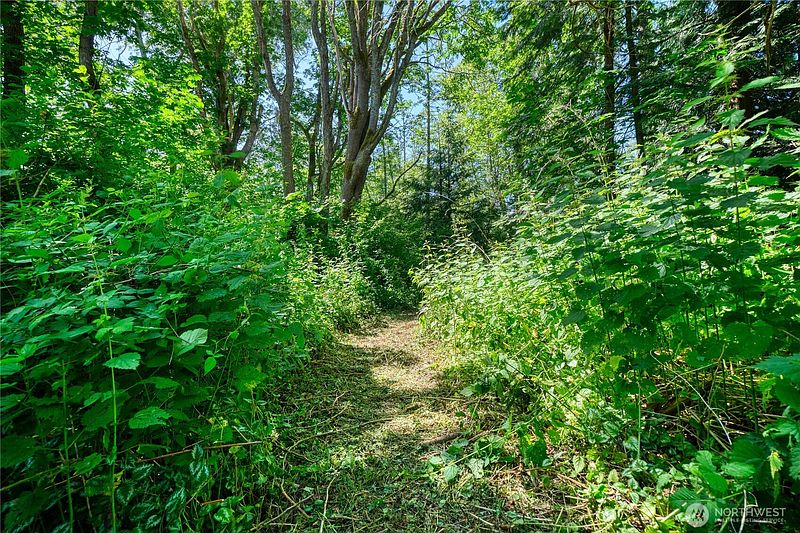 2nd image of 6 acres South Beach Road