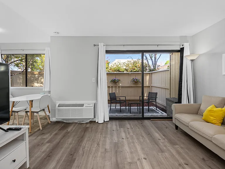 982 Kiely Blvd #F — Photo 17