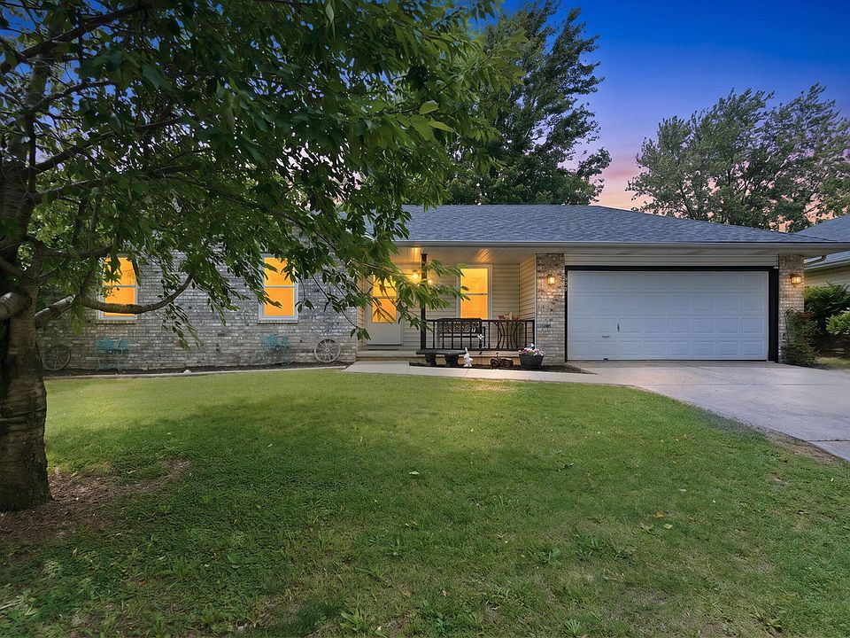 1st image of 249 S Lulwood Avenue