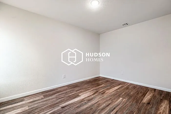1714 E Cornell St — Photo 6