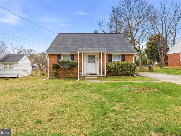 1105 Edmonston Dr, Rockville, MD 20851