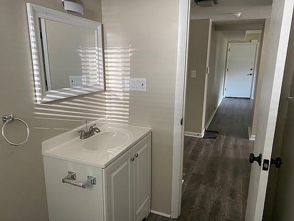 4th image of 1132 W 41st Ter APT 1