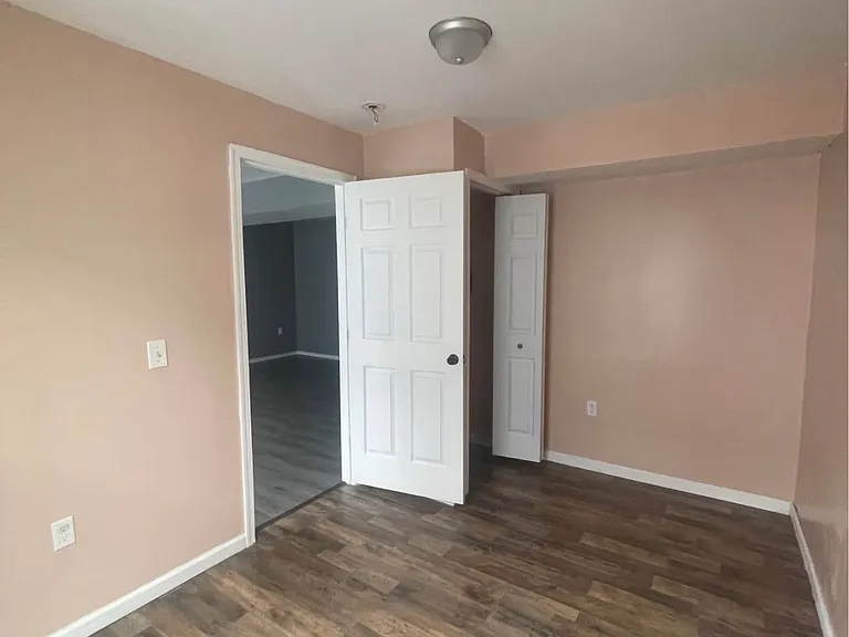240 Maple St #3 — Photo 6
