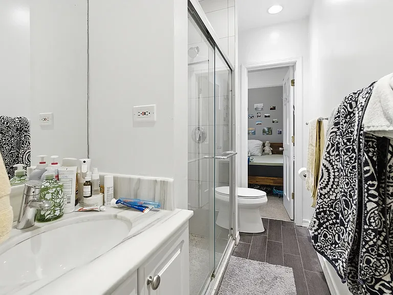 863 W Newport Ave #3F — Photo 13