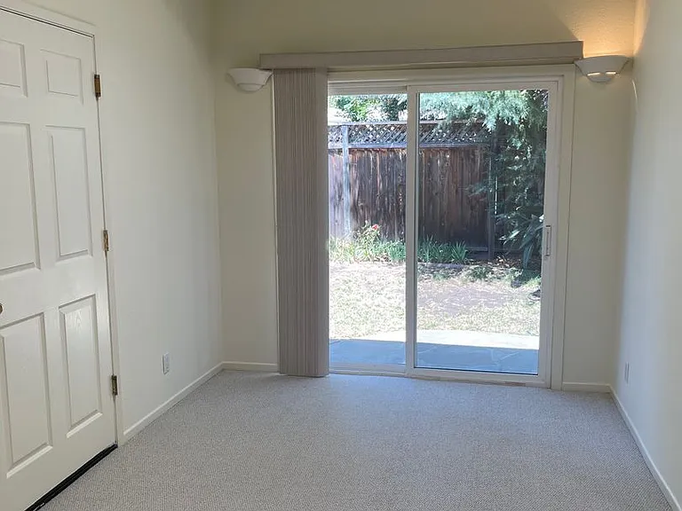 9 Roosevelt Cir — Photo 4
