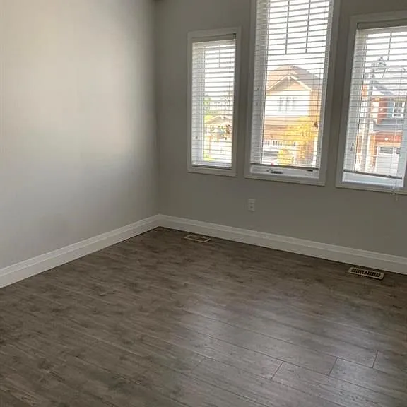 33 Glenvista Dr — Photo 9