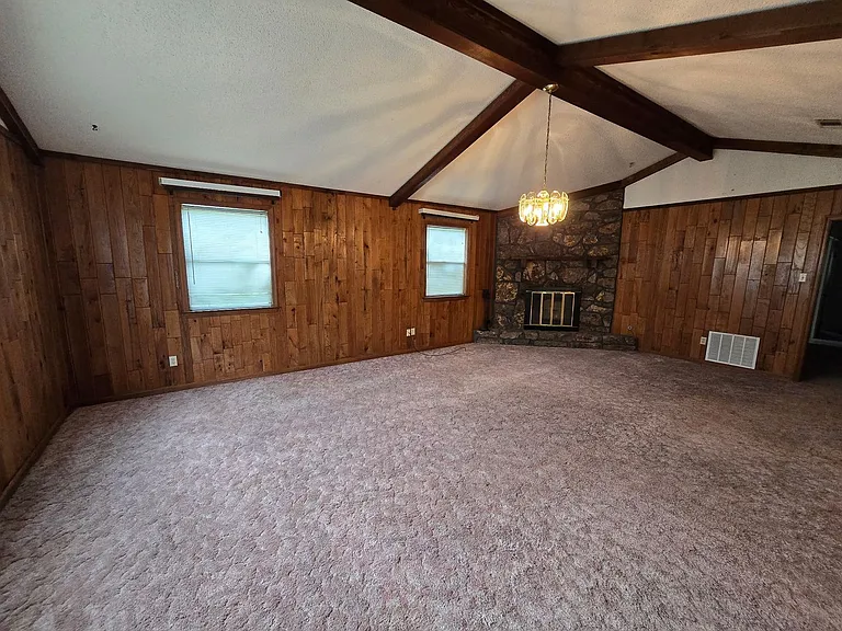 14 Devon Ln — Photo 4