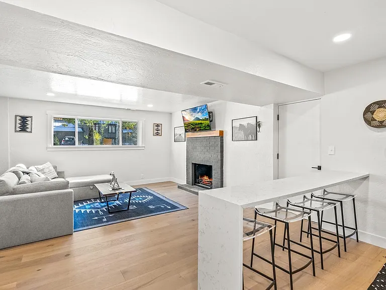 2651 Little Kate Rd — Photo 33