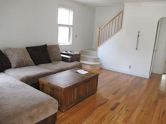 2nd image of 257 Kensington Rd S