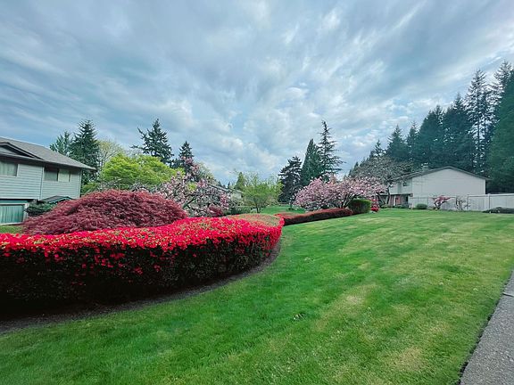 4th image of 17050 Northup Way