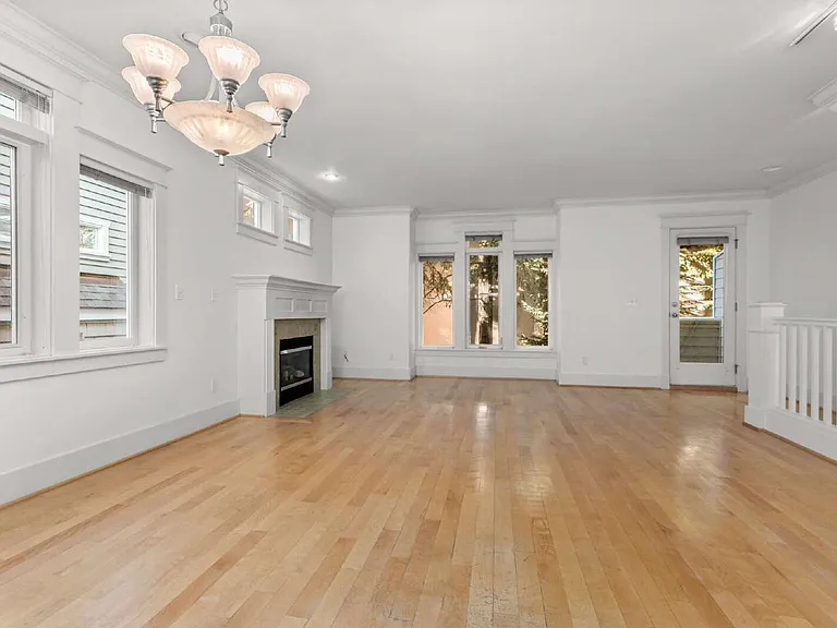 1133 10th Ave E #A — Photo 13