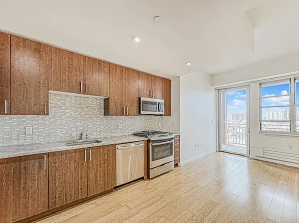 50 Oceana Drive image 9 of 19