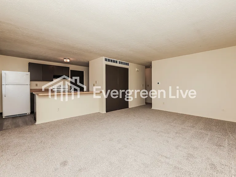 7724 Mount Hood Dr — Photo 4