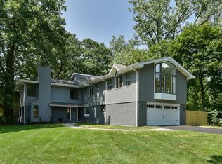 1225 Pine Point, Glenview, IL 60025